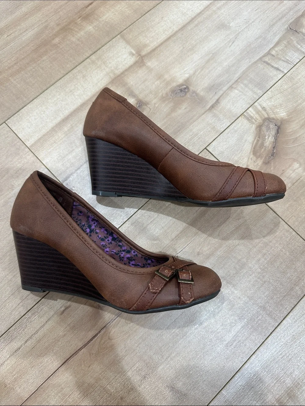 American Eagle Outfitters Brown Buckle Rounded-Toe Flats